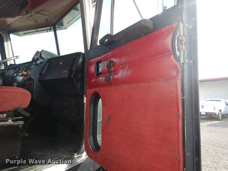 image for item DJ8839 1989 Peterbilt 357  winch truck