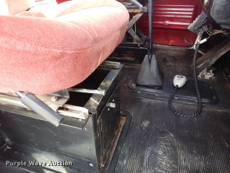 image for item DJ8839 1989 Peterbilt 357  winch truck