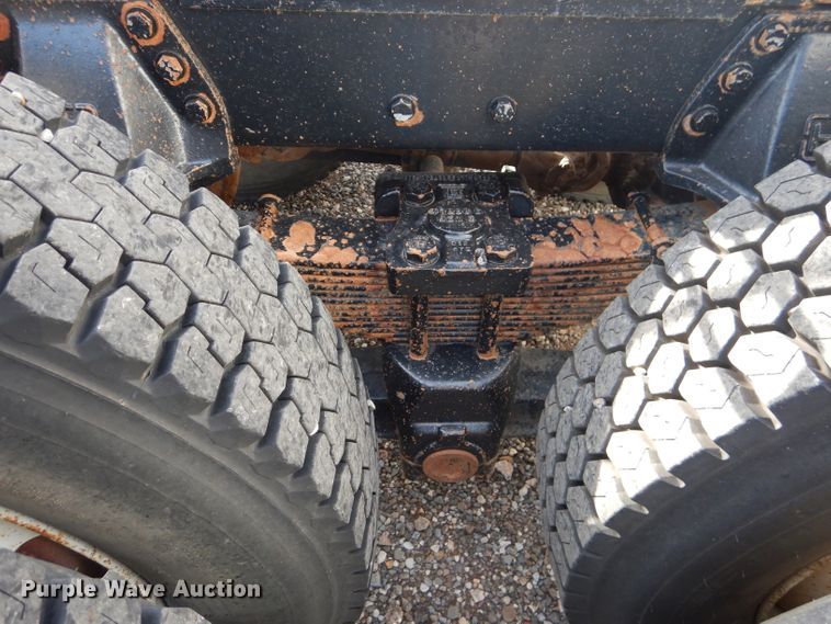 image for item DJ8839 1989 Peterbilt 357  winch truck