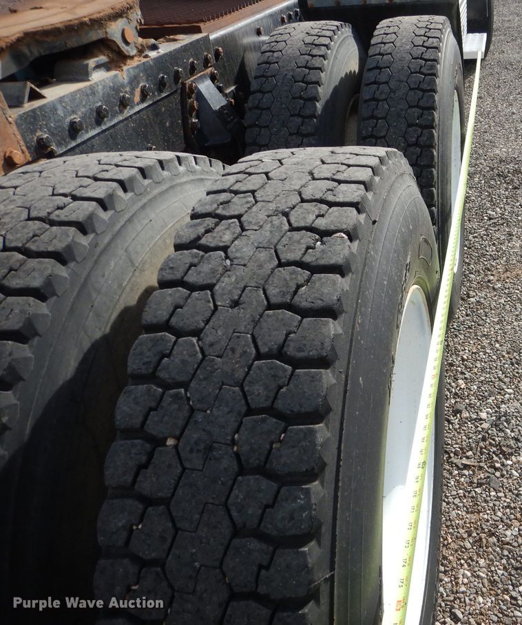 image for item DJ8839 1989 Peterbilt 357  winch truck