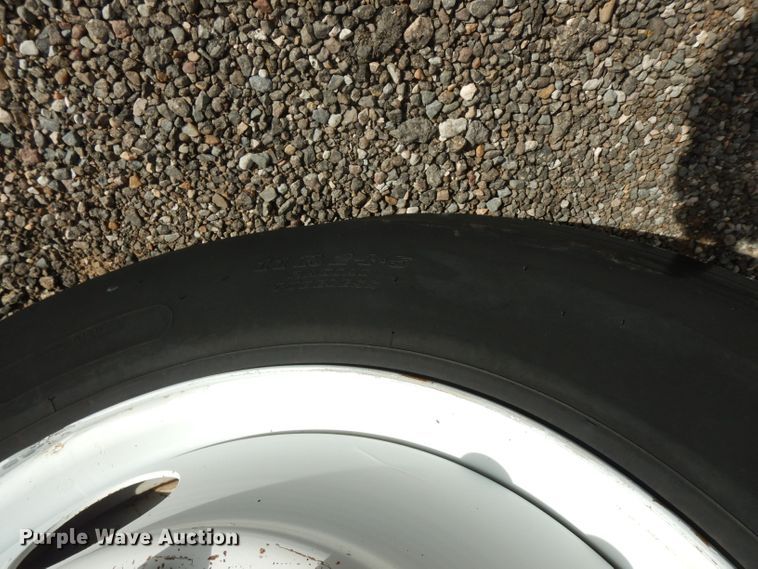 image for item DJ8839 1989 Peterbilt 357  winch truck