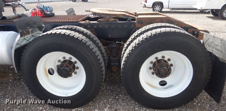 image for item DJ8839 1989 Peterbilt 357  winch truck