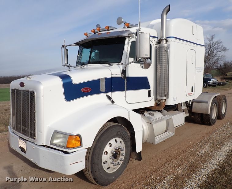 image for item DK4567 2005 Peterbilt 385  semi truck