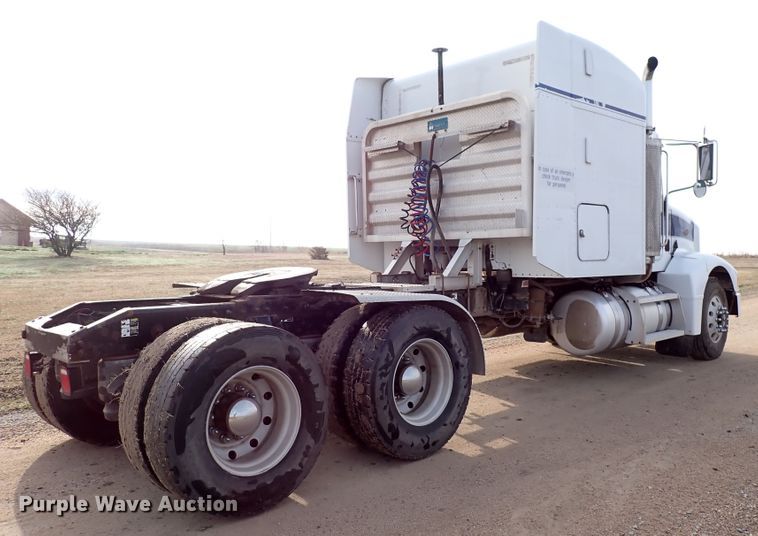 image for item DK4567 2005 Peterbilt 385  semi truck