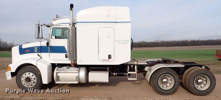 image for item DK4567 2005 Peterbilt 385  semi truck