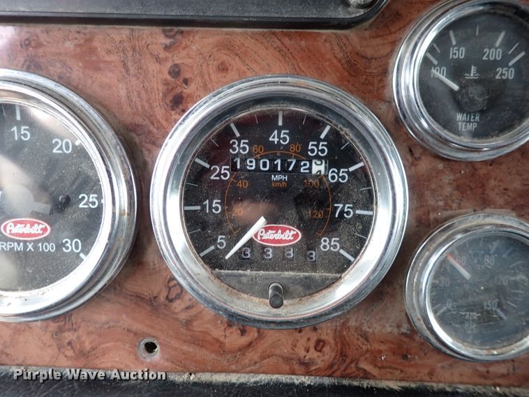 image for item DK4567 2005 Peterbilt 385  semi truck