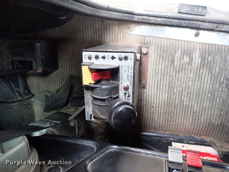 image for item DK4567 2005 Peterbilt 385  semi truck