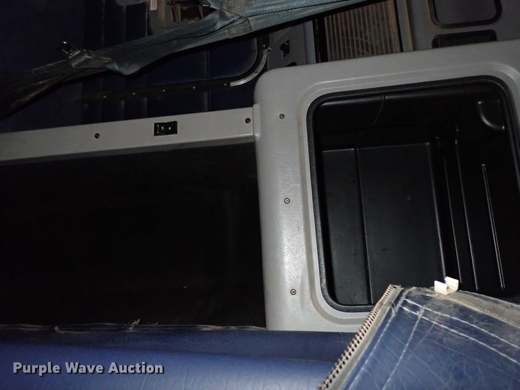 image for item DK4567 2005 Peterbilt 385  semi truck