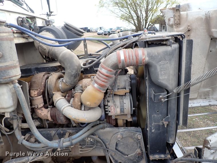 image for item DK4567 2005 Peterbilt 385  semi truck