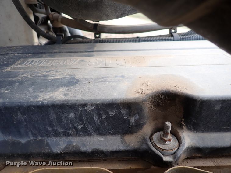 image for item DK4567 2005 Peterbilt 385  semi truck