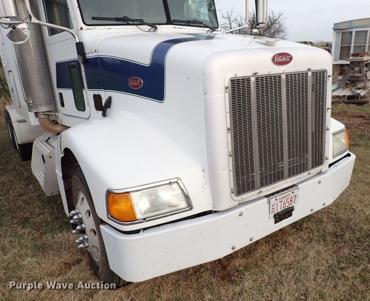 image for item DK4567 2005 Peterbilt 385  semi truck