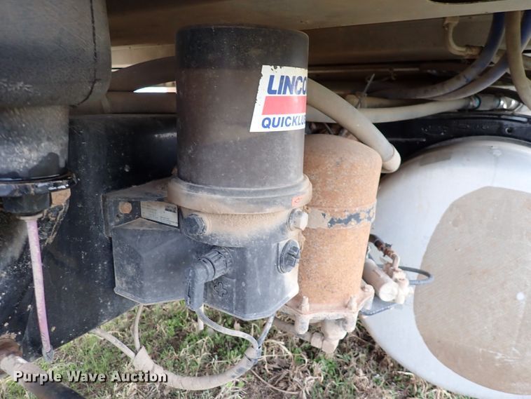 image for item DK4567 2005 Peterbilt 385  semi truck