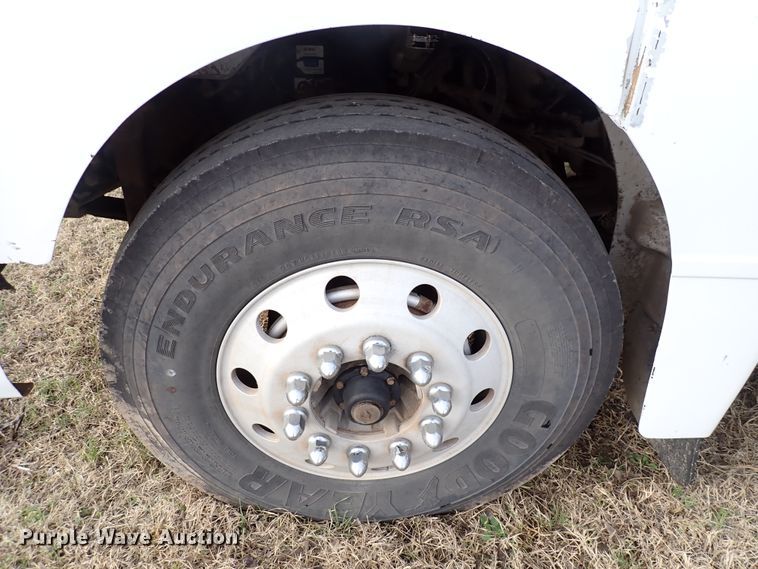 image for item DK4567 2005 Peterbilt 385  semi truck