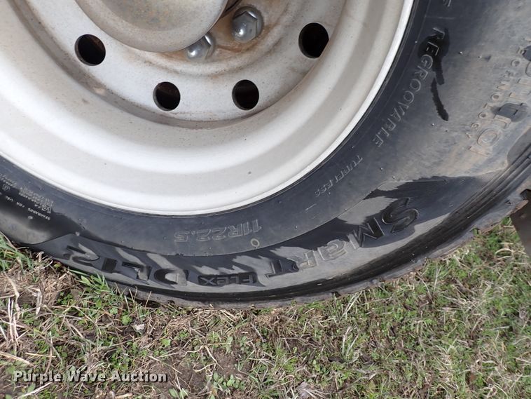 image for item DK4567 2005 Peterbilt 385  semi truck