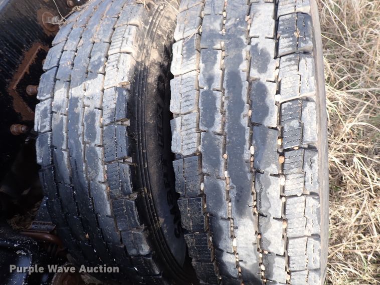 image for item DK4567 2005 Peterbilt 385  semi truck