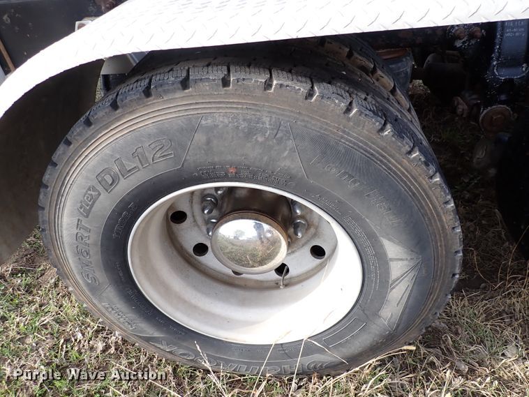 image for item DK4567 2005 Peterbilt 385  semi truck