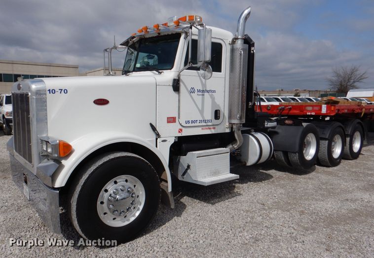 image for item DK5596 2005 Peterbilt 357  semi truck