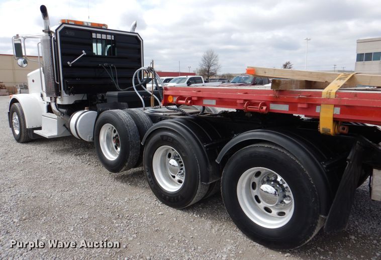 image for item DK5596 2005 Peterbilt 357  semi truck
