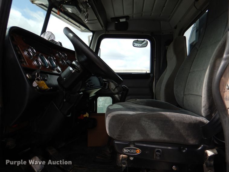 image for item DK5596 2005 Peterbilt 357  semi truck