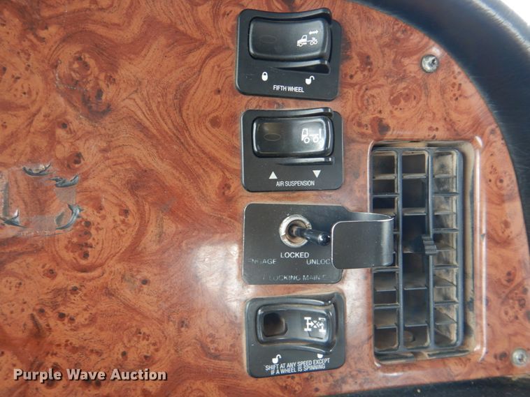 image for item DK5596 2005 Peterbilt 357  semi truck