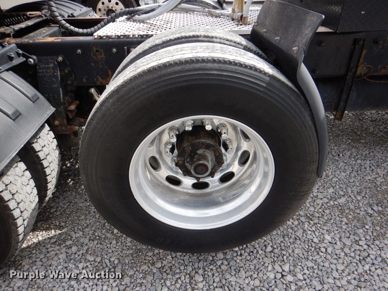 image for item DK5596 2005 Peterbilt 357  semi truck