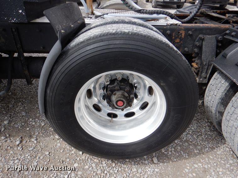 image for item DK5596 2005 Peterbilt 357  semi truck