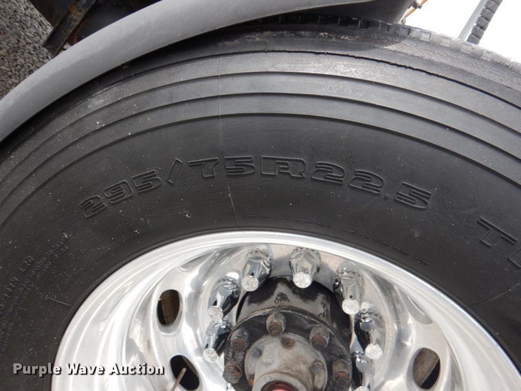 image for item DK5596 2005 Peterbilt 357  semi truck