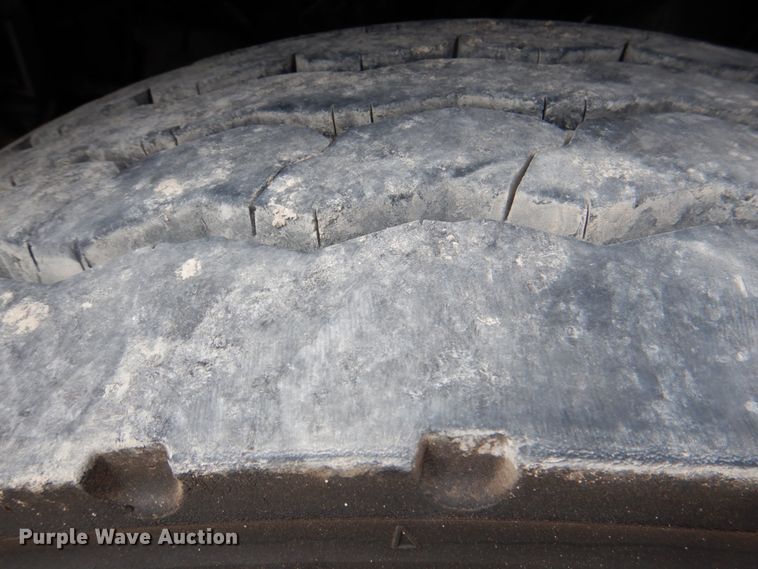 image for item DK5596 2005 Peterbilt 357  semi truck