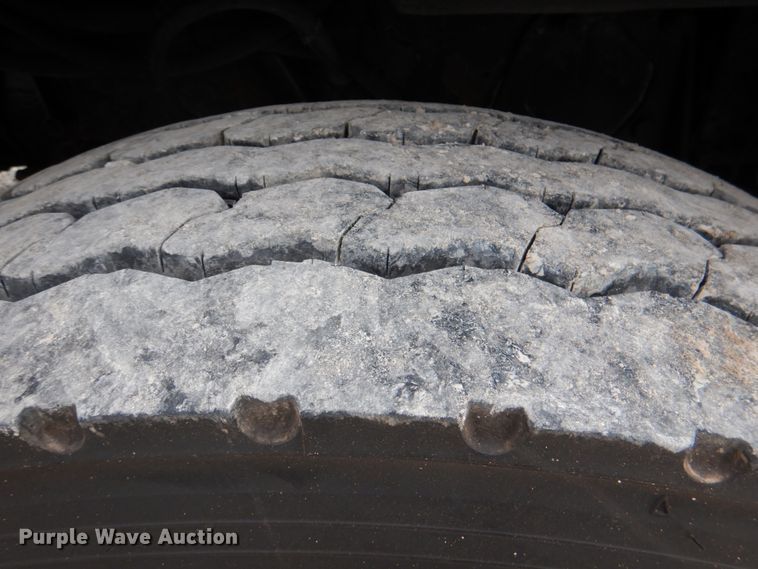 image for item DK5596 2005 Peterbilt 357  semi truck