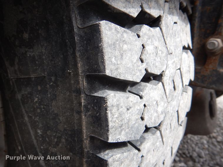 image for item DK5596 2005 Peterbilt 357  semi truck