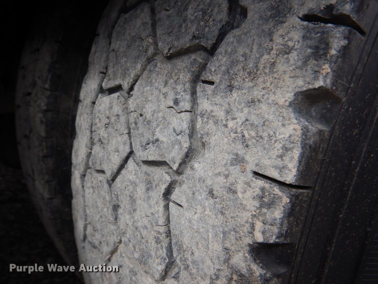 image for item DK5596 2005 Peterbilt 357  semi truck