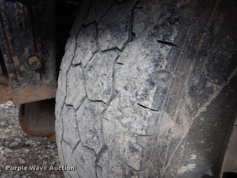 image for item DK5596 2005 Peterbilt 357  semi truck