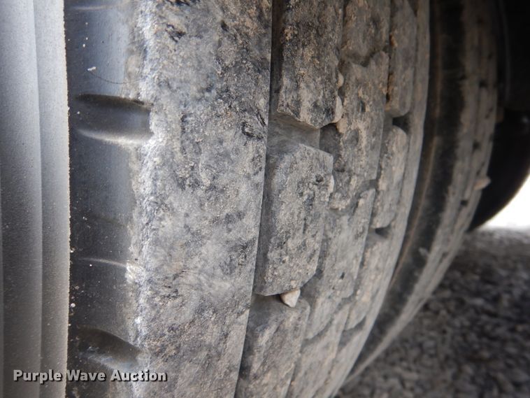 image for item DK5596 2005 Peterbilt 357  semi truck