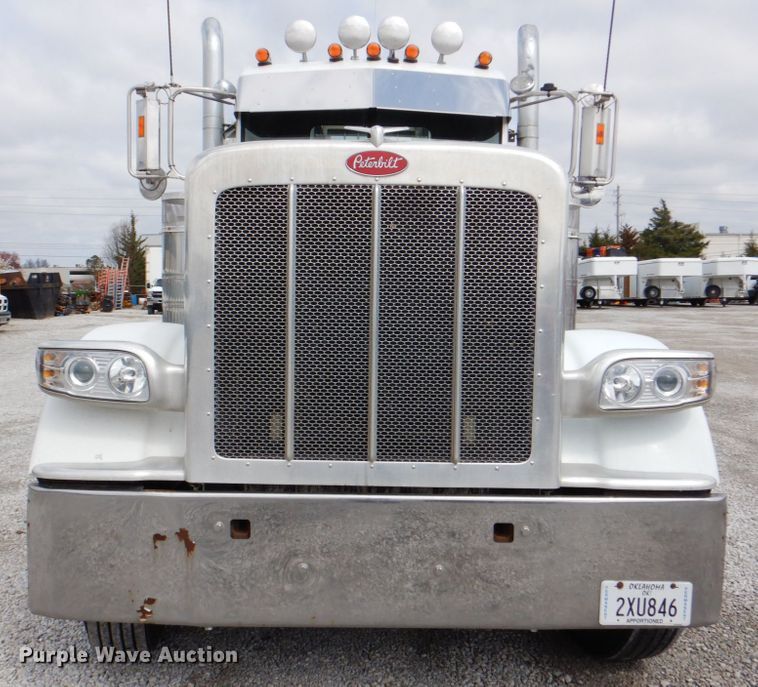 image for item DK5597 2008 Peterbilt 389  semi truck