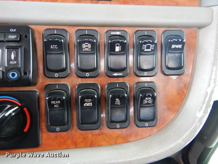 image for item DK5597 2008 Peterbilt 389  semi truck