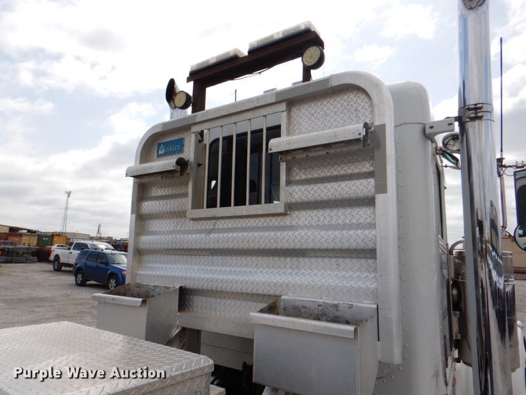 image for item DK5597 2008 Peterbilt 389  semi truck