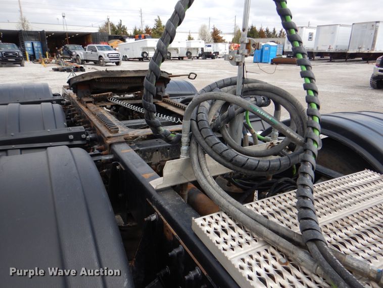 image for item DK5597 2008 Peterbilt 389  semi truck