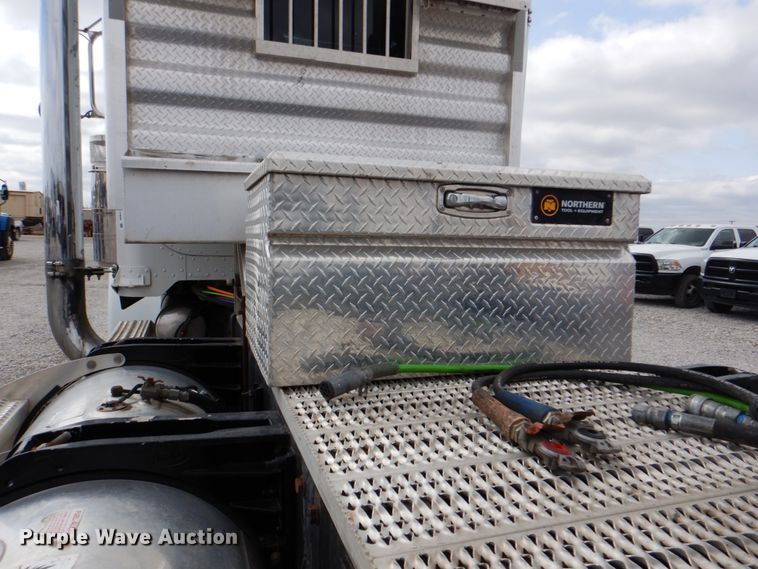 image for item DK5597 2008 Peterbilt 389  semi truck