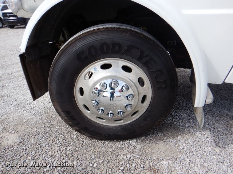 image for item DK5597 2008 Peterbilt 389  semi truck