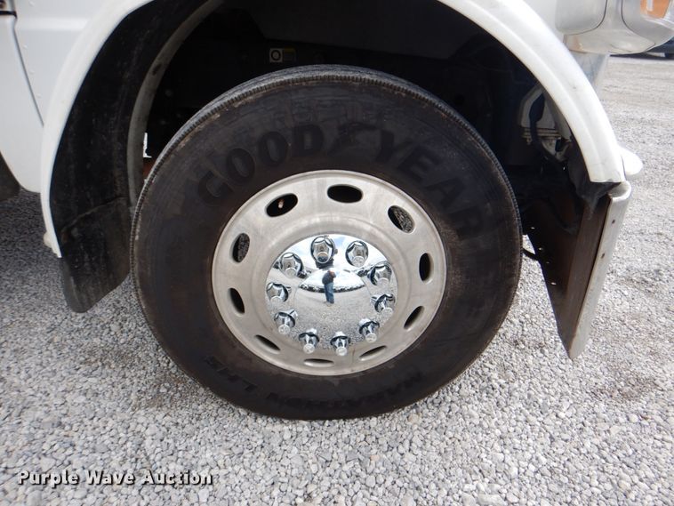 image for item DK5597 2008 Peterbilt 389  semi truck