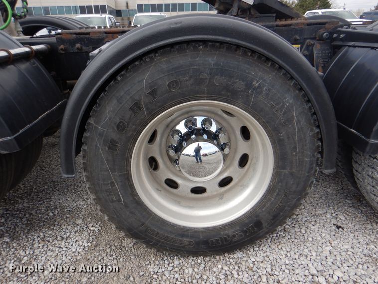 image for item DK5597 2008 Peterbilt 389  semi truck