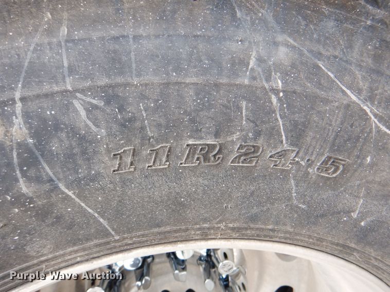 image for item DK5597 2008 Peterbilt 389  semi truck