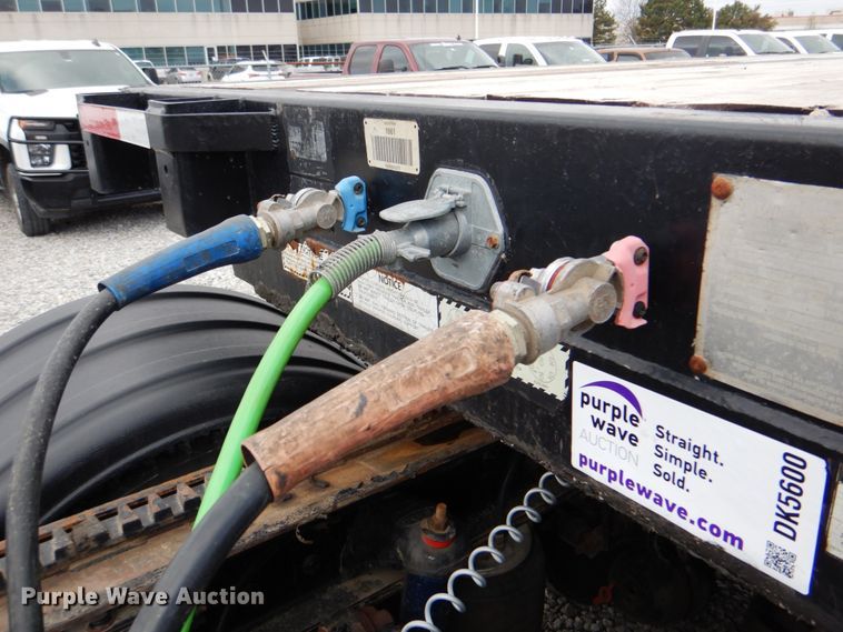 image for item DK5600 2000 Fontaine DFT-5-7048AW  drop deck trailer