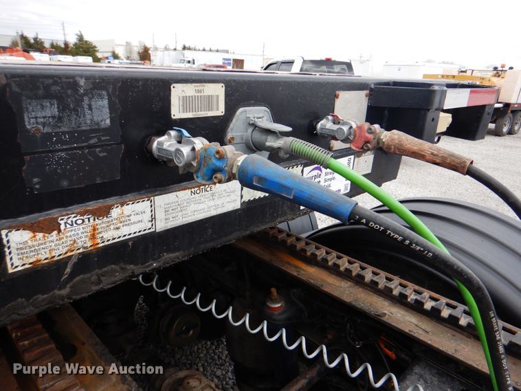 image for item DK5600 2000 Fontaine DFT-5-7048AW  drop deck trailer