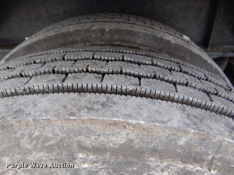 image for item DK5600 2000 Fontaine DFT-5-7048AW  drop deck trailer