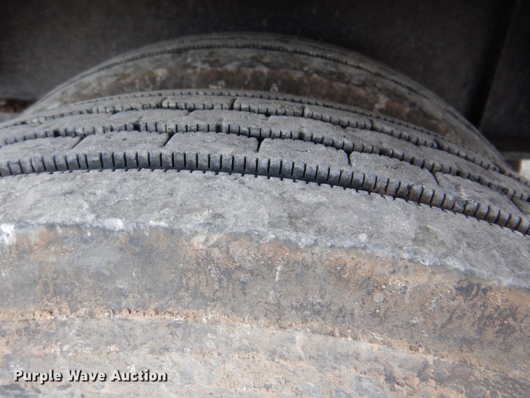 image for item DK5600 2000 Fontaine DFT-5-7048AW  drop deck trailer