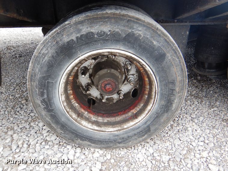 image for item DK5600 2000 Fontaine DFT-5-7048AW  drop deck trailer