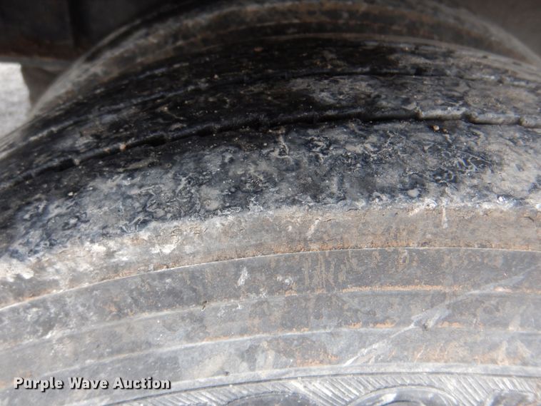 image for item DK5600 2000 Fontaine DFT-5-7048AW  drop deck trailer