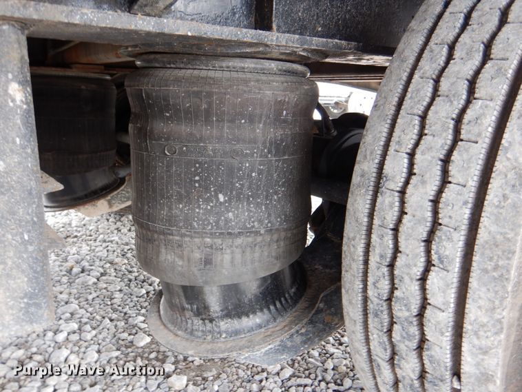 image for item DK5600 2000 Fontaine DFT-5-7048AW  drop deck trailer