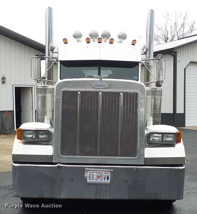 image for item DL0921 2000 Peterbilt 379  semi truck